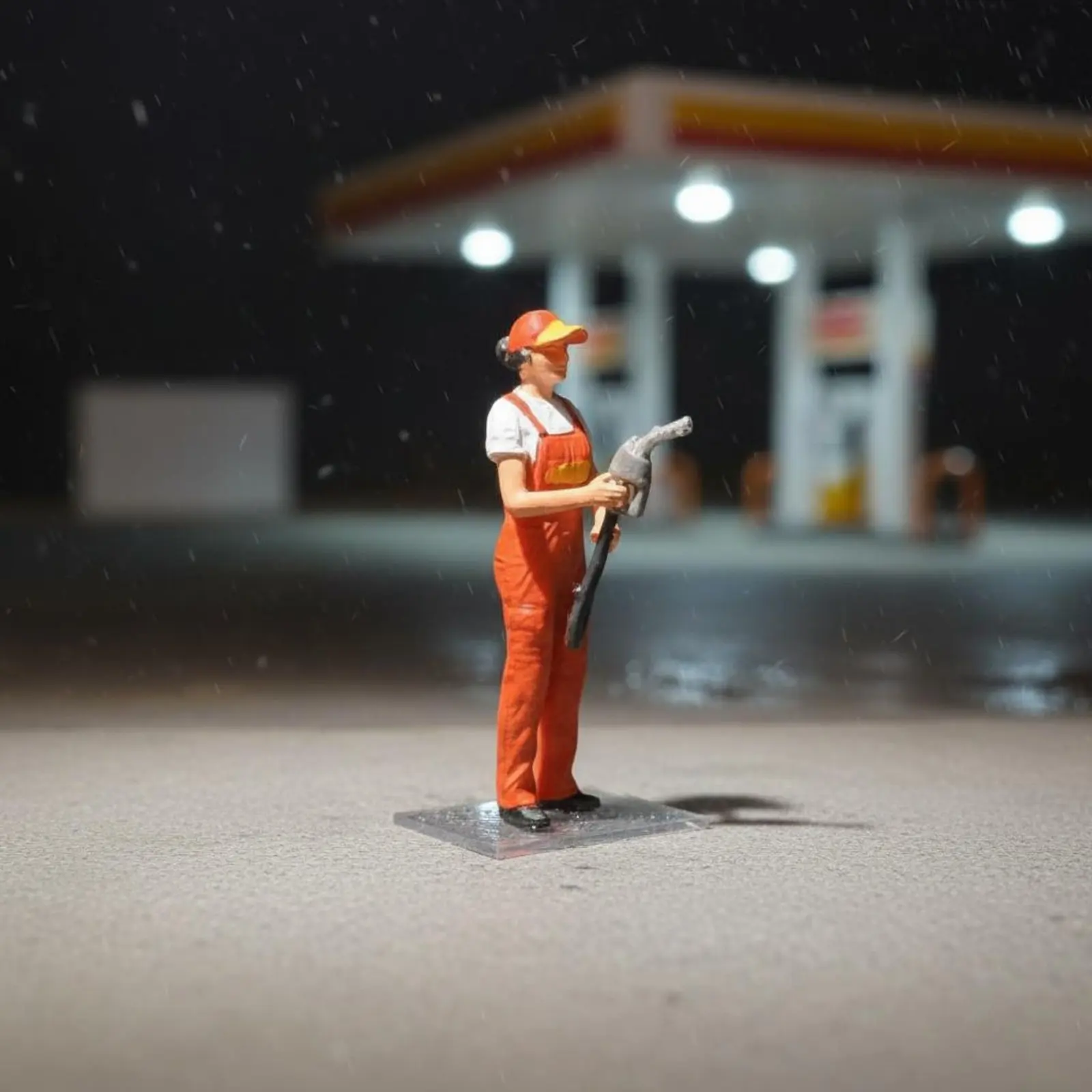 1:64 Gas Station Set Hand-Painted Gas Station Display Toy Scene Miniature for Hobbyists
