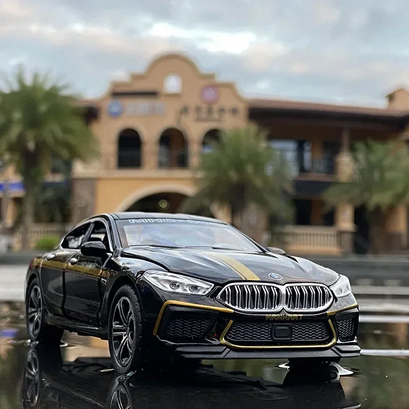 مقياس 1:32 دييكاست محاكاة نموذج سيارة BMW M8 الكلاسيكية سيارة سبيكة معدنية لعبة سيارة لصبي الأطفال هدية مجموعة موضة الموضة #1