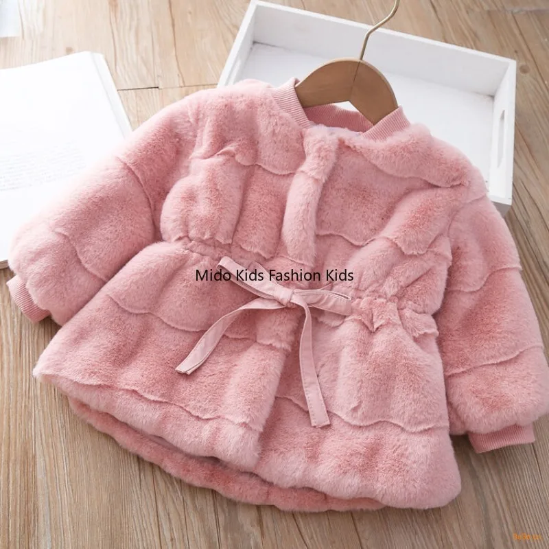 Girls' Faux Fur Coat - Stylish Baby Wool Sweater Children's Bow-Tie Cotton Jacket Autumn/Winter Thickened Coat Trendy