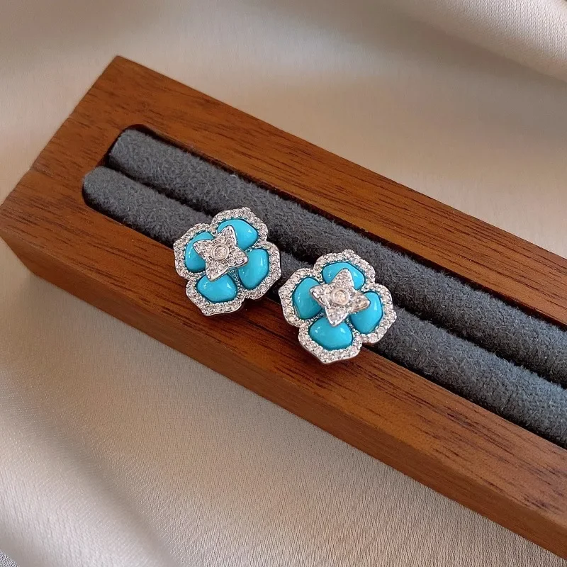 2025 French new design fashionable zircon flowers blue leaves earrings elegant women's daily work accessories