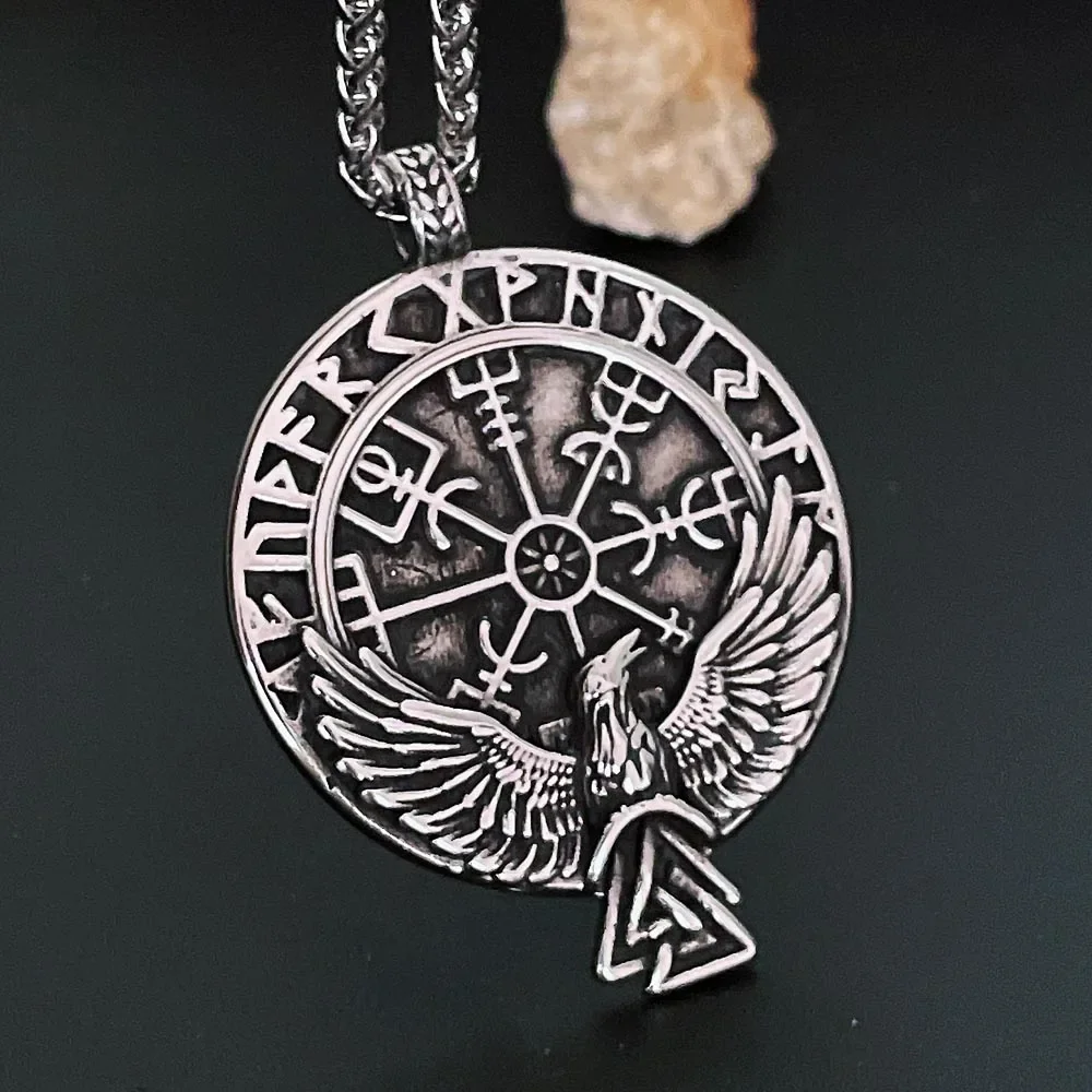 Men Vintage Vegvisir Viking Necklace Stainless Steel Nordic Odin Crow Pendant Amulet Viking Rune Necklace Jewelry Wholesale