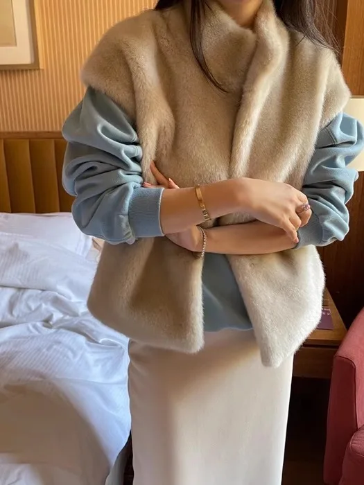 Furry Faux Fur Vest Jacket Women's Winter Fashion Versatile Stand Collar Eco-friendly Leather Vest Short Jacket Commute Style