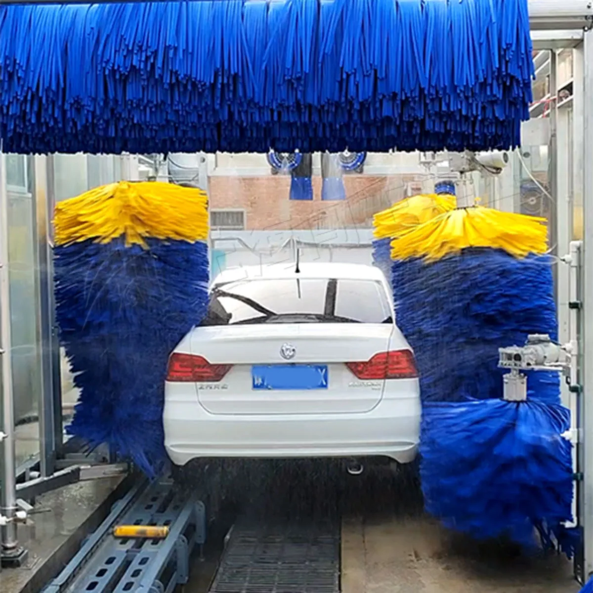 Customized Tunnel Auto Car Wash Machine Intelligent Conveyor Belt Vehicle Cleaner for Taxi Company Public Transport Hub Station