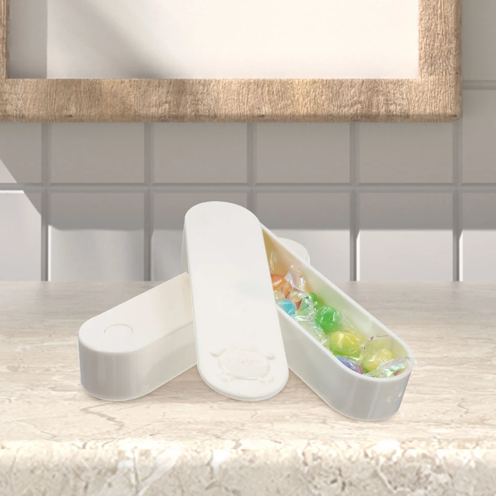 صندوق أعواد قطنية صغير بنمط كرتوني وحامل مناسب للسفر وخفيف الوزن لمسحات القطن وتخزين العناصر الصغيرة