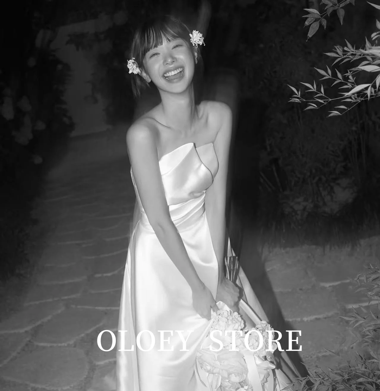 OLOEY Elegant A-line Satin Strapless korea wedding photoshoot Customized Pleat Backless Women Floor-Length Wedding Dress