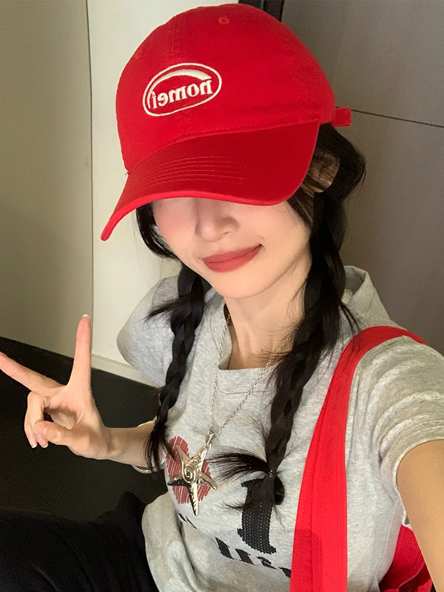 

2025 New Korean Sle Embroidered Letter Baseball Cap Women Summer Sunade Large Circumference Face Slimming Red Cap