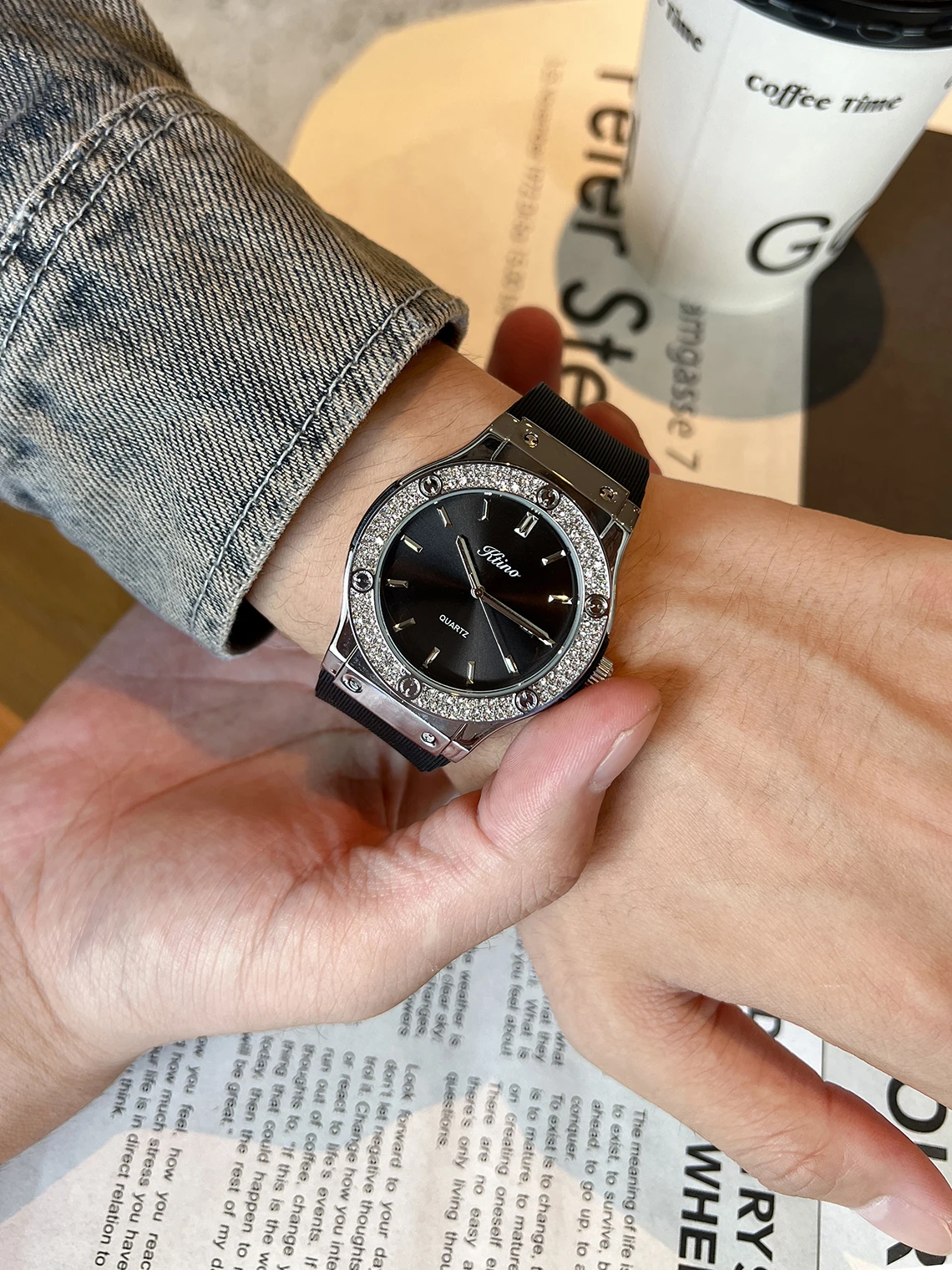 خاتم ساعة على شكل ألماس - ساعة بتصميم أنيق للجنسين للرجال والنساء