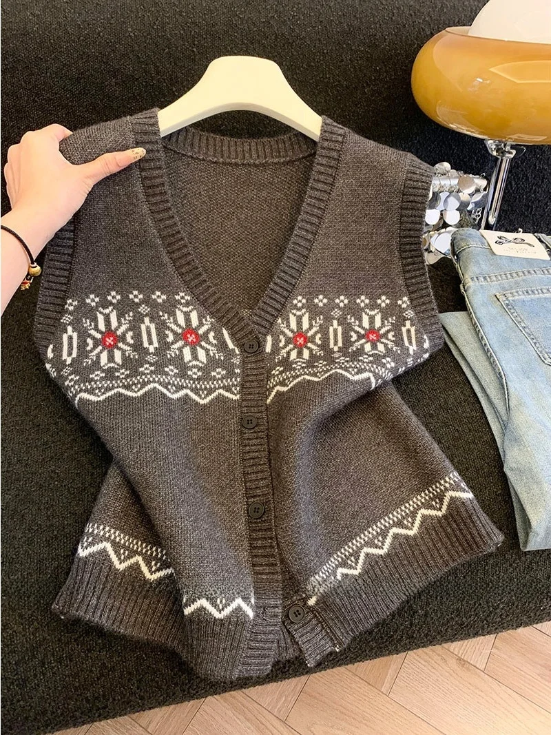 

Spring Autumn Korean Sle Fair Isle Knitted Vest V Ne Button up Top Layered High End Feelnoon Break Upper Apparel