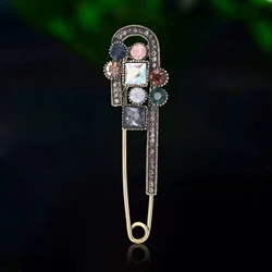 Fashionable Rhinestone Star Brooches for Women Elegant Flower Pins Event Gift Party Backpack Decoration Clothes Accessories