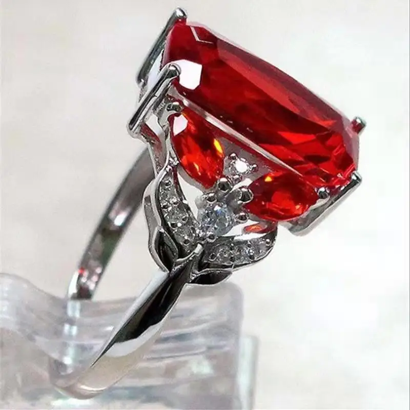 2023 New Fashion Luxury Ruby Crystal Ring Grand Personality Female Wedding Party Fashion Jewelry Shiny Horse Eye Headwear