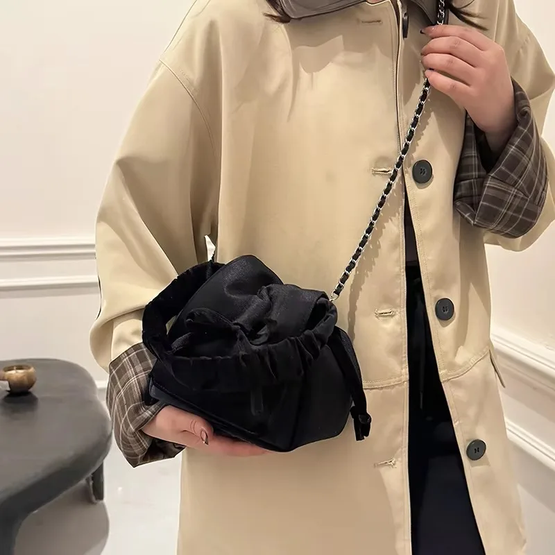 Autumn New Golden Velvet Bow Bag Western Style Versatile Handbag 2025 Advanced Feeling Fashion Large Capacity Crossbody Bag