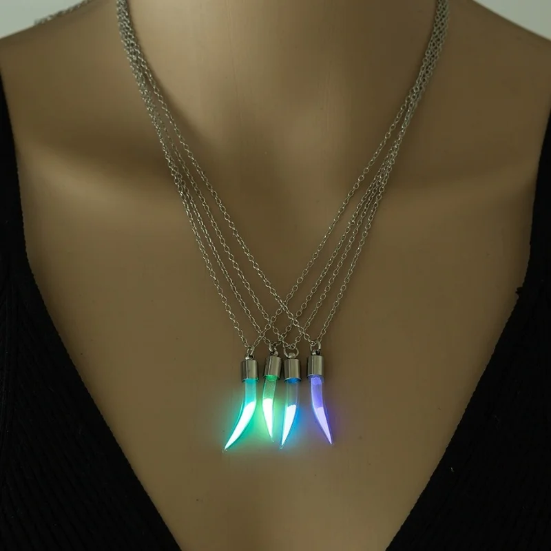 2023 Time Hourglass Fluorescent Moon Sweater Chain Halloween Glow In The Dark Pendant Necklace New Jewelry Accessories for Women