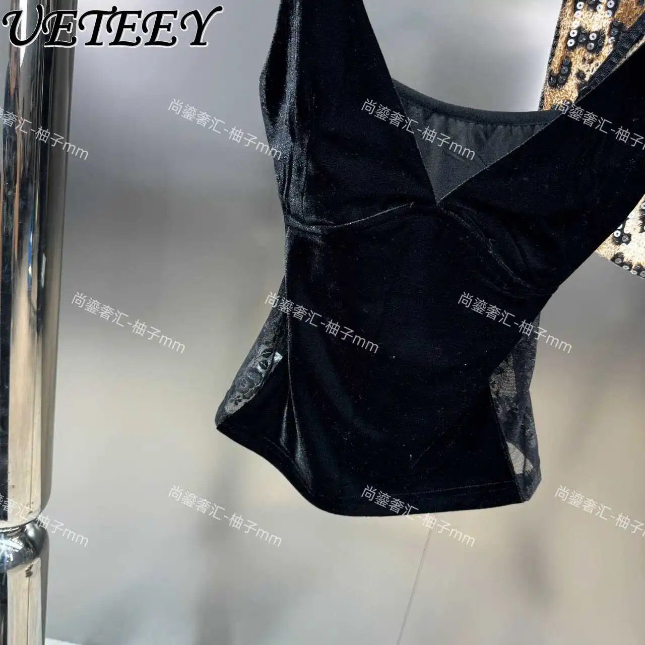 

Осенние новые сексуальные топы без рукавов с глубоким v-образным вырезом и кружевом в стиле пэчворк, прозрачный женский бархатный черный универсальный элегантный жилет