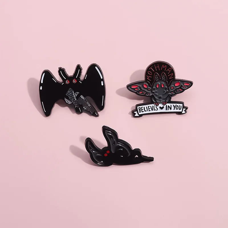 Gothic MothMan Enamel Brooch Vampire Bat Blood Bottle Death Bat Blood Cat Witch Frog Metal Punk Badge Halloween Pin Jewelry Gift