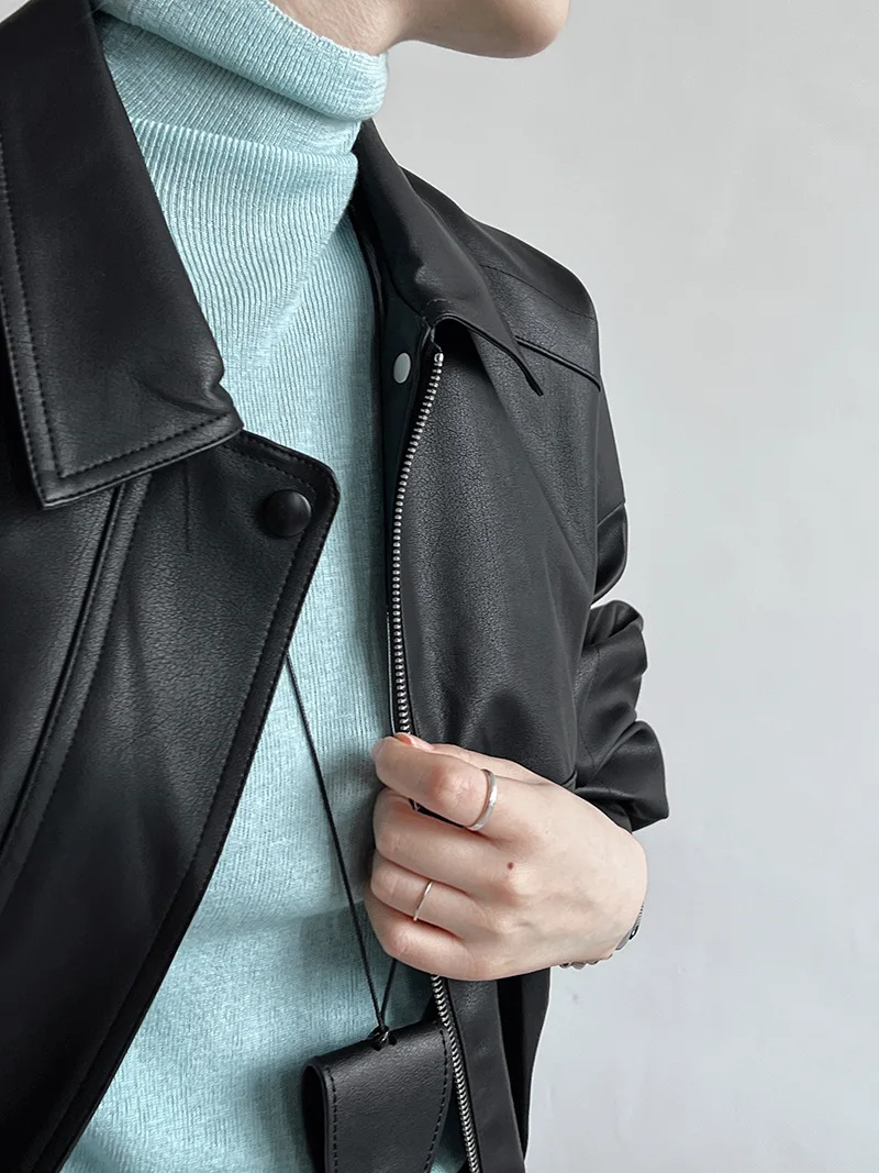 Chaqueta de cuero estilo Hong Kong para mujer, chaqueta de cuero de PU corta holgada para motocicleta, chaqueta de cuero superior, otoño 2025