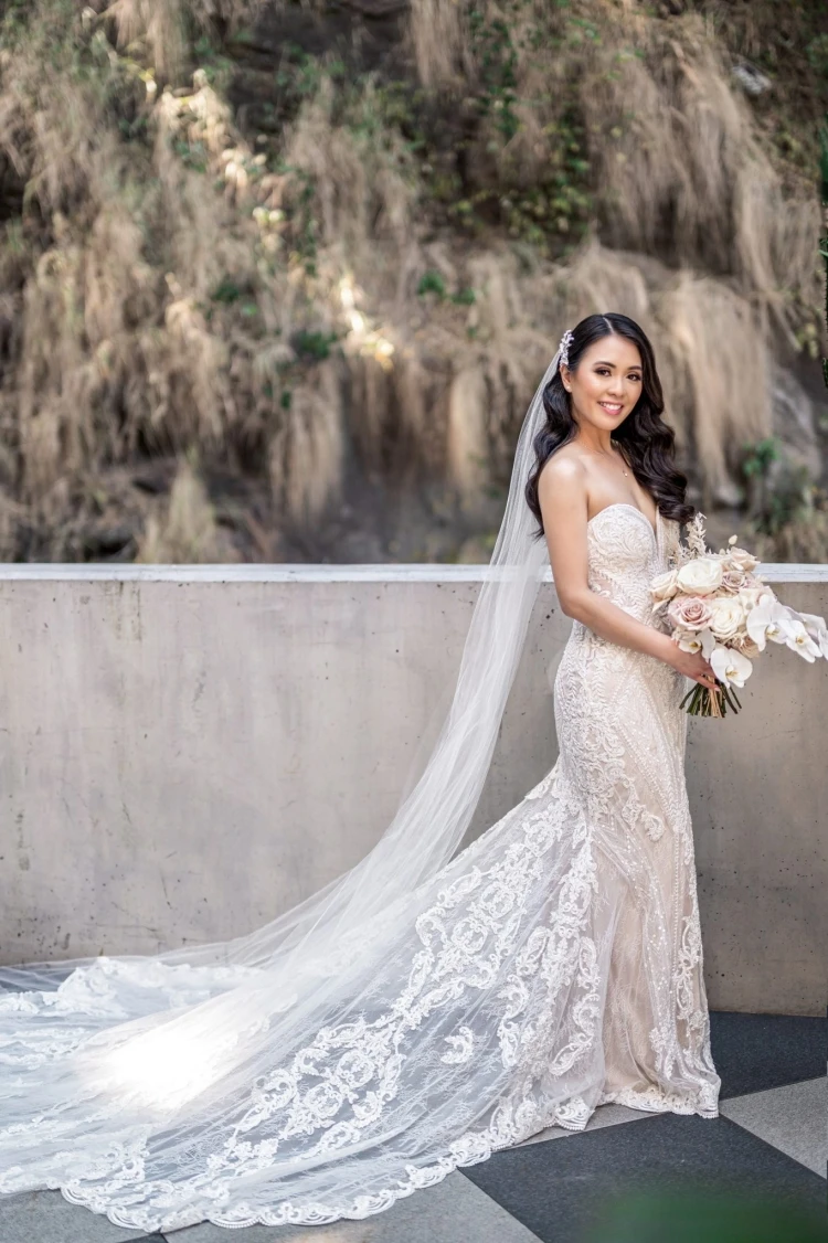 

15039#Luxury Sweep Train V-neck Mermaid Wedding Dress Elegant Backless Strapless Sequined Appliques Lace Button Bridal Gown
