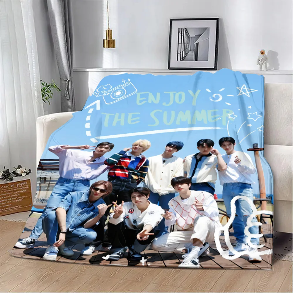 Printed Blanket Picnic Blankets Warm Blanket Soft and Comfortable Home New K-KPOP Boys StrayS K-Kids Travel Birthday Gift