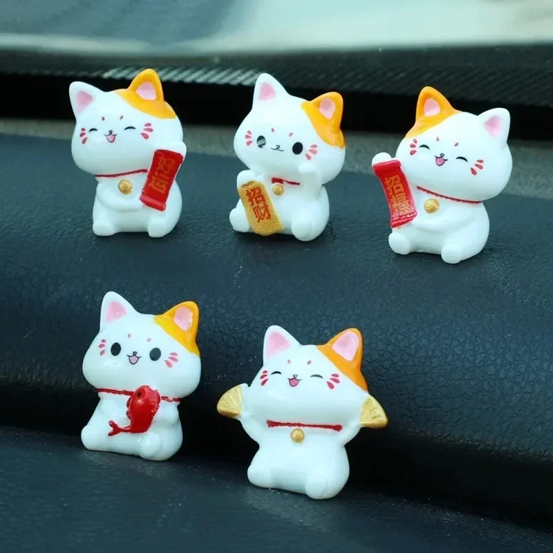 Car Mini Lucky Wealth Cat Ornaments Car Dashboard Center Console Cute Resin Maneki-Neko Auto Interior DIY Decoration Accessories