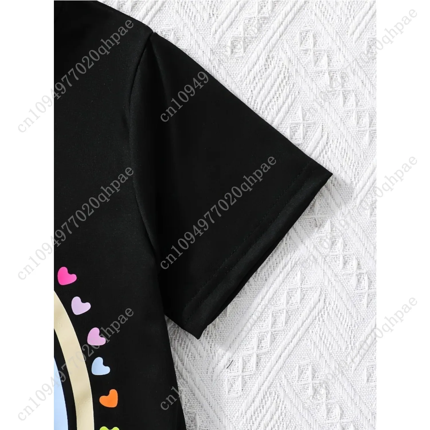 Летняя черная одежда для маленьких девочек, повседневные футболки с радужным принтом в форме сердца для девочек, детский модный топ с круглым вырезом и короткими рукавами