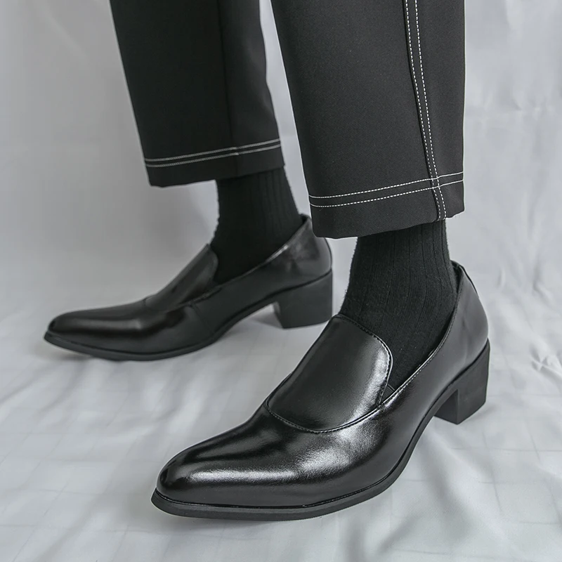 

2025 New style shallow toe casual leather shoes for men's formal wear British pointed-toe trendy height-increasing men's shoes