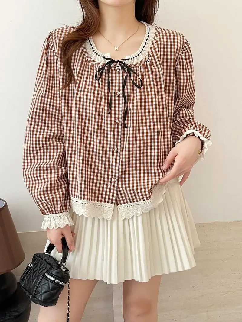 Neues 2025, Winter-Baumwoll-Langarmshirt, Damen-O-Ausschnitt, karierte Spitze, Patchwork, Mori Girl French OL Vintage, lockere Bluse T5N790CC