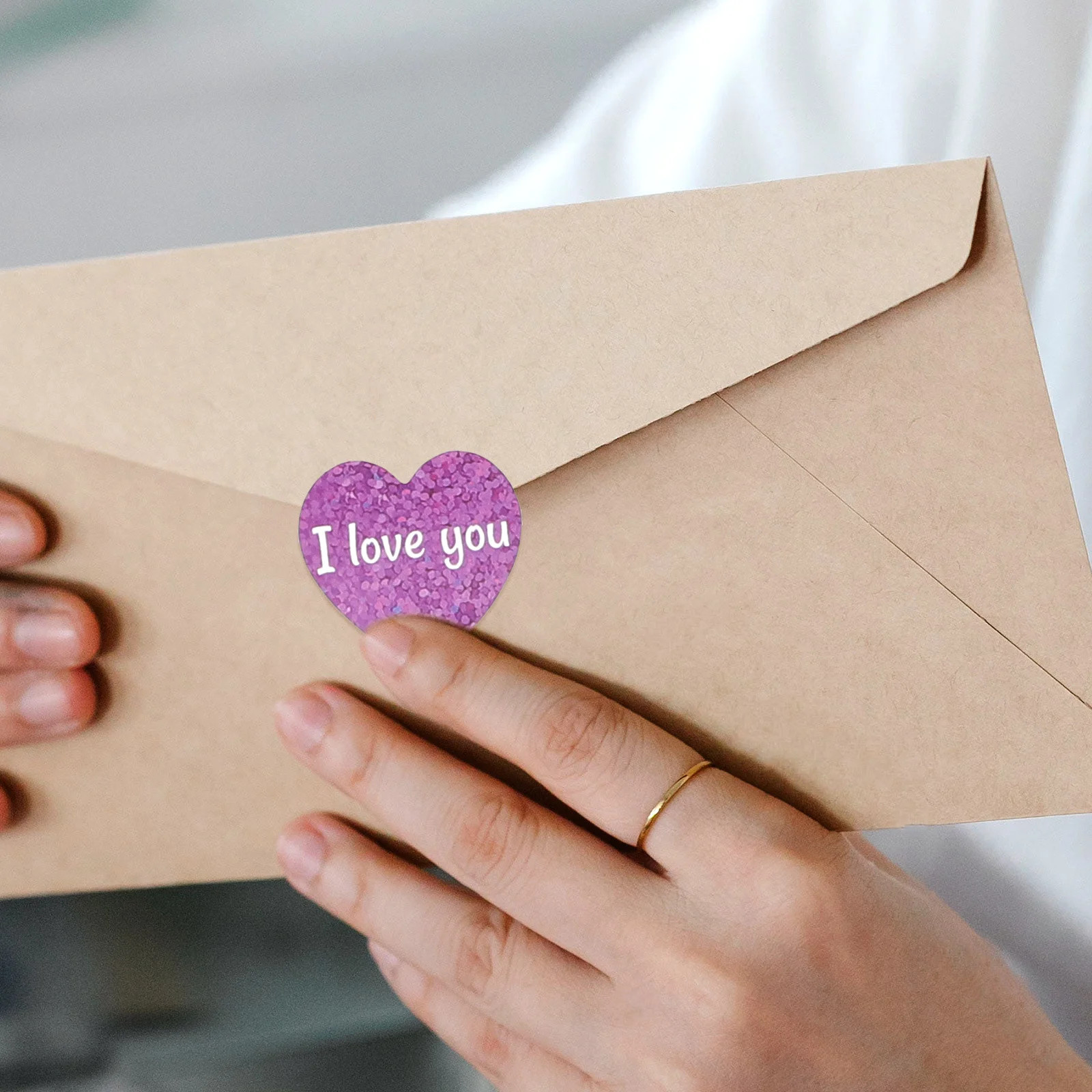 

5 Rolls Shiny Heart Shape Decals Strong Adhesive Sealing Stickers for Gift Packaging Envelopes Crafts Holiday Parties