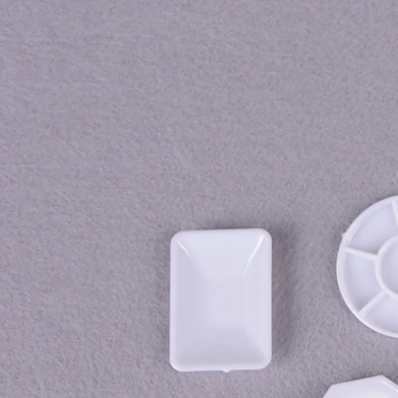 

33 шт. миниатюрных кухонных принадлежностей для кукольного домика: тарелки, посуда, игрушки