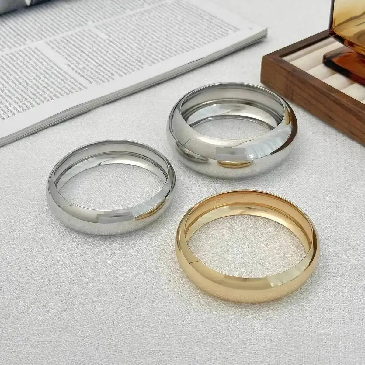 

Lacteo 3 Pcs/Set Hip Hop Exaggerated Wide Bracelet Women 2025 New Trend Simple Stackable Round Bangles Charm Aesthetics Jewelry