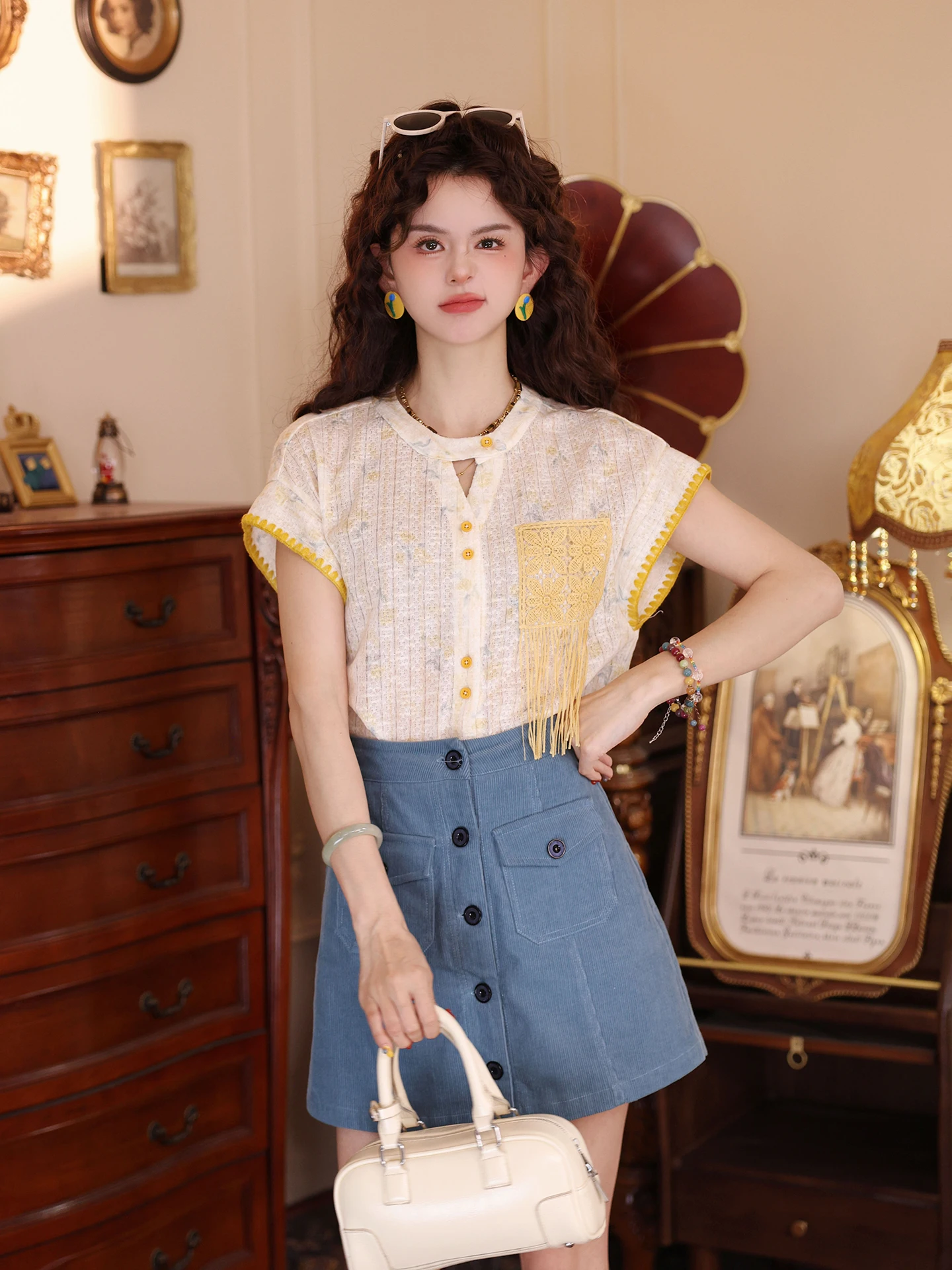 

Chend Vintage Style Women's Shirt Summer New Fashion Straight Cut Short Sleeve round Neck Decorative Tassel Polyester Fiber