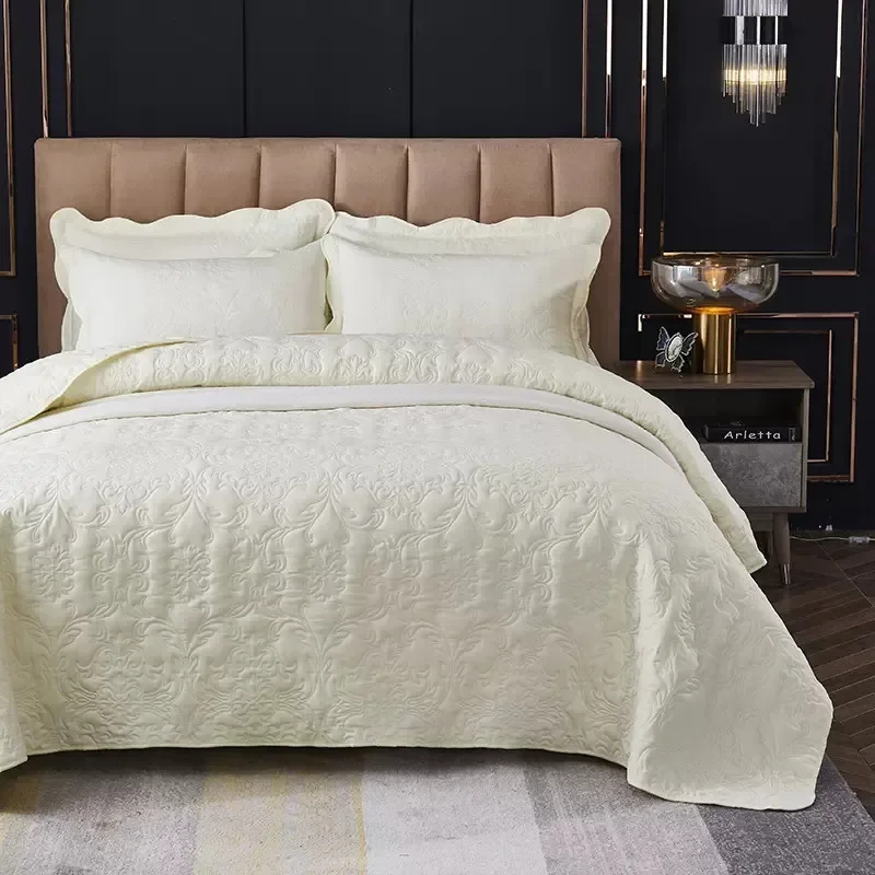 Padded Quilted Bedspread on the Bed, Summer Quilt Set, Queen Size, Solid Comforter, Blanket Coverlet, Cubrecam Bed Cover Colcha