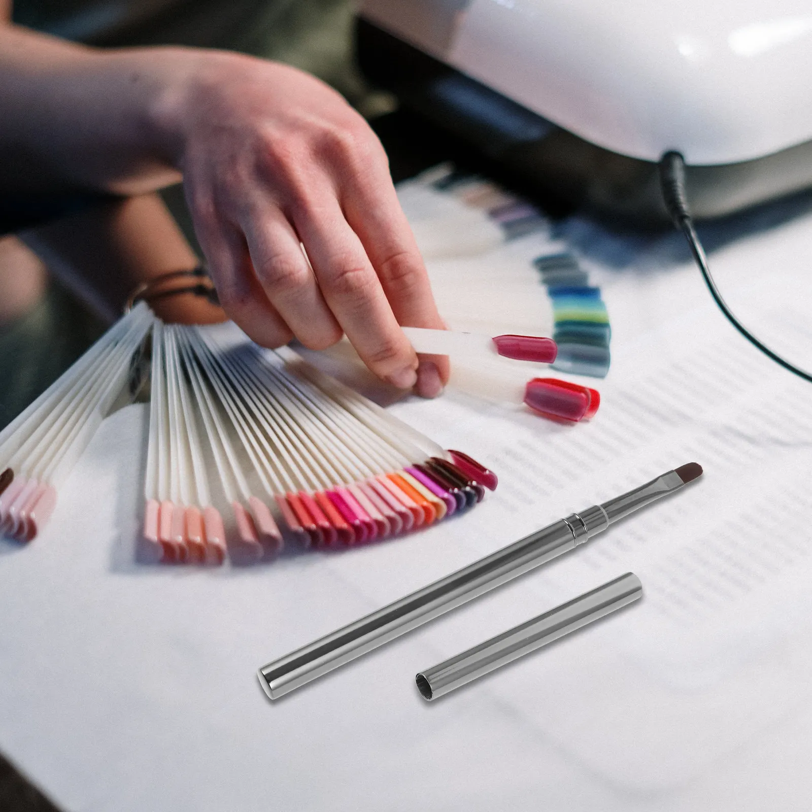 

Gun Black Round Head Uv Gel Nail Art Brush Fiber Aluminum Handle Lightweight Comfortable Grip for Smooth Nail Painting