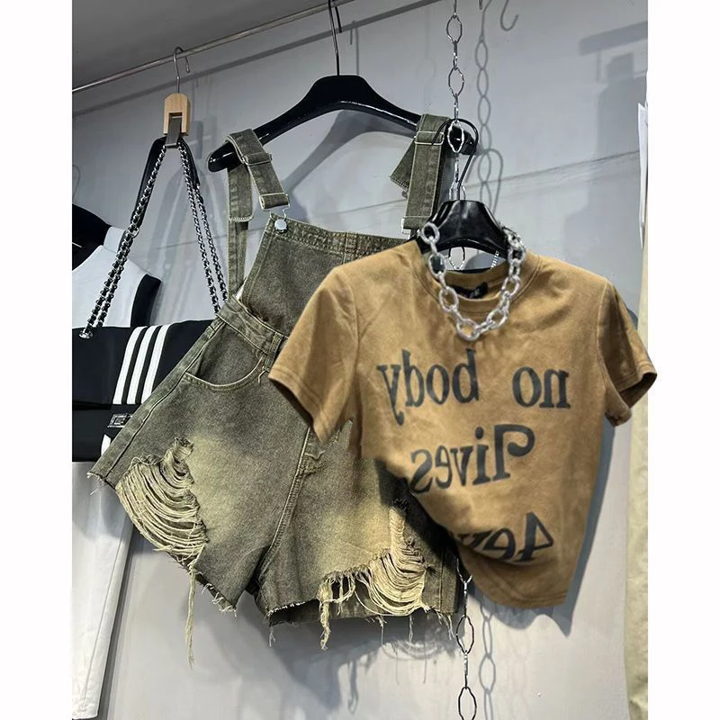 

Летний новый комплект из двух предметов: джинсовый комбинезон и футболка с принтом в стиле ретро для женщин, повседневный наряд, стройнящий силуэт