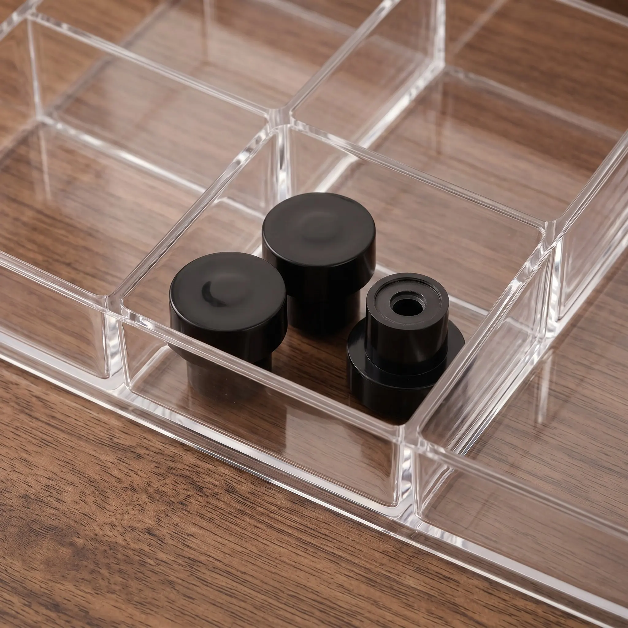 香水瓶用キャップ締め付け器2個セット。手動式で、diyにも最適。携帯用で、香水瓶の密閉や香水の移し替えに便利。旅行にもおすすめ。