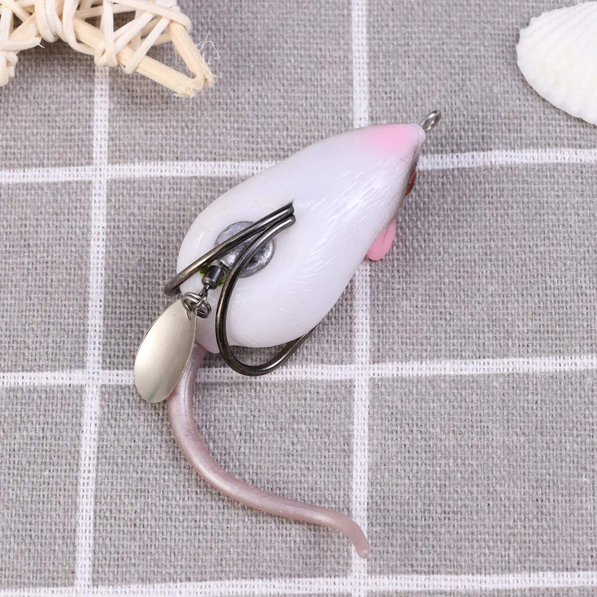 

Bionic Fishing Lures Artificial Baits White Rat Mouse Simulation 3D Eyes Barbed Hooks Freshwater Long Throw Sea