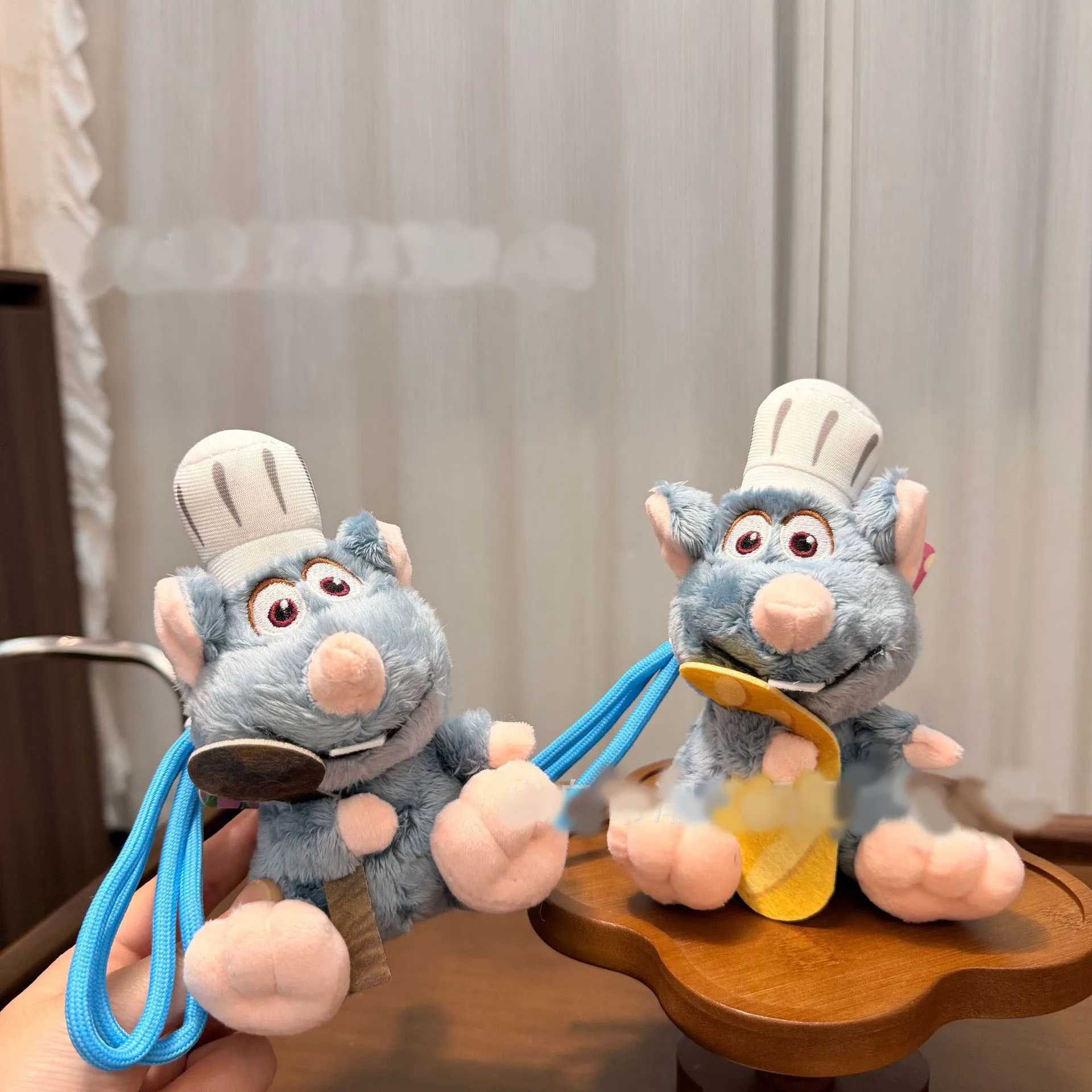 Lindo dibujo animado Chef ratón llavero de felpa bolsa colgante muñeca juguete Material suave regalo accesorios para llaveros
