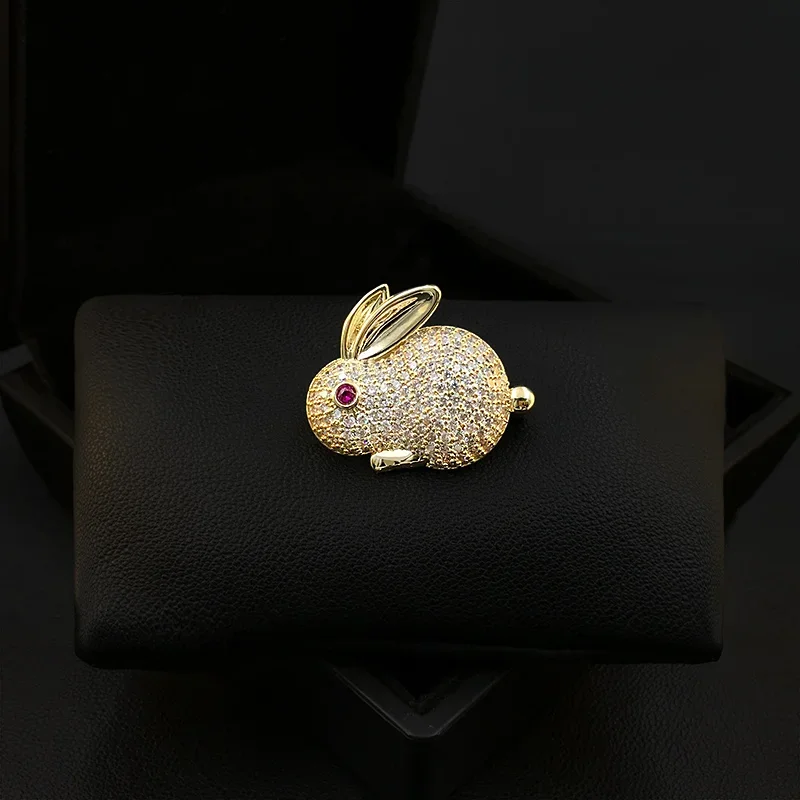 

Cute Shining Bunny Brooch High-End Women Luxury Suit Ornament Rabbit Animal Sweater Pin Corsage Neckline Rhinestone Jewelry 5156