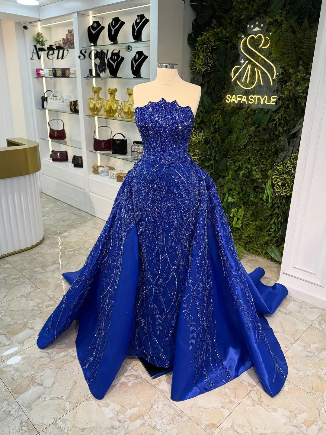 فساتين سهرة 2 في 1 باللون الأزرق الملكي بدون حمالات مع تنورة من الساتان مخصصة أنيقة لحفلات الزفاف الرسمية وحفلات الليل #1