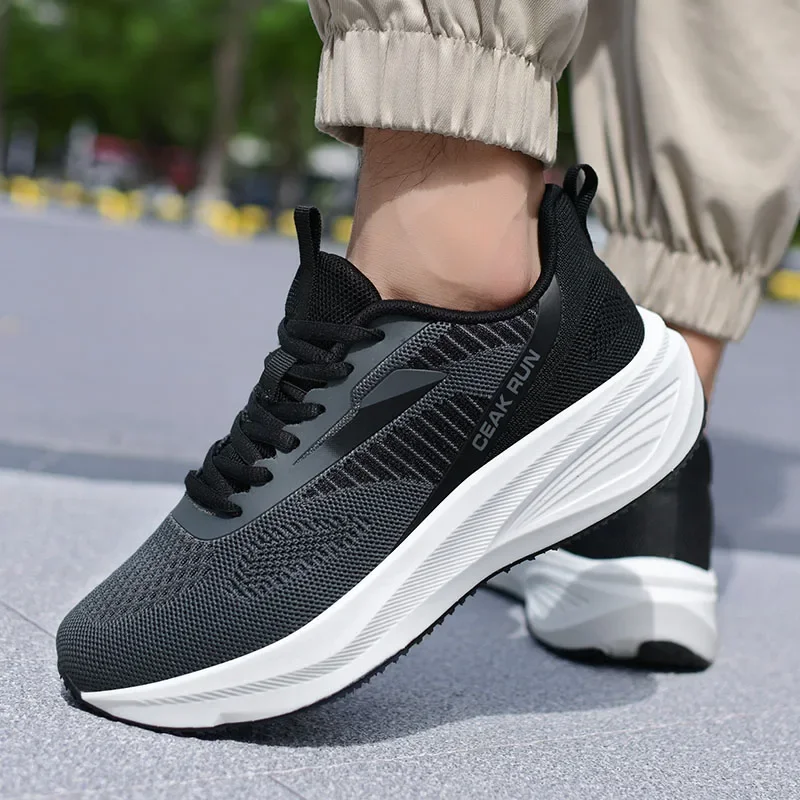 

Men's Running Shoes for All Four Seasons Breathable Lace-up Thick-soled Large-sized Elastic Sports Shoes with Patchwork Color