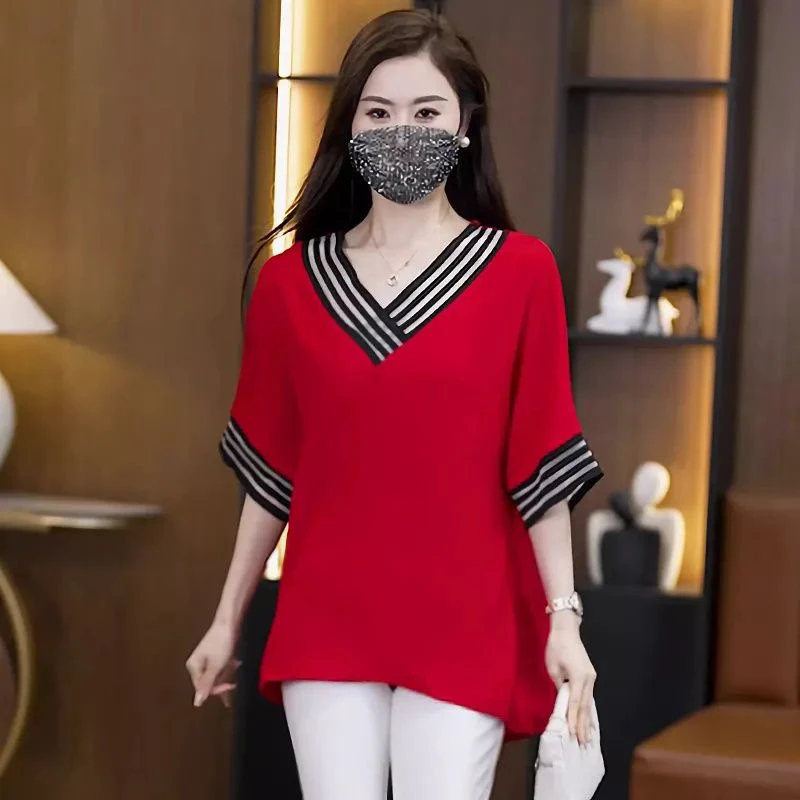 8114 large v-neck red