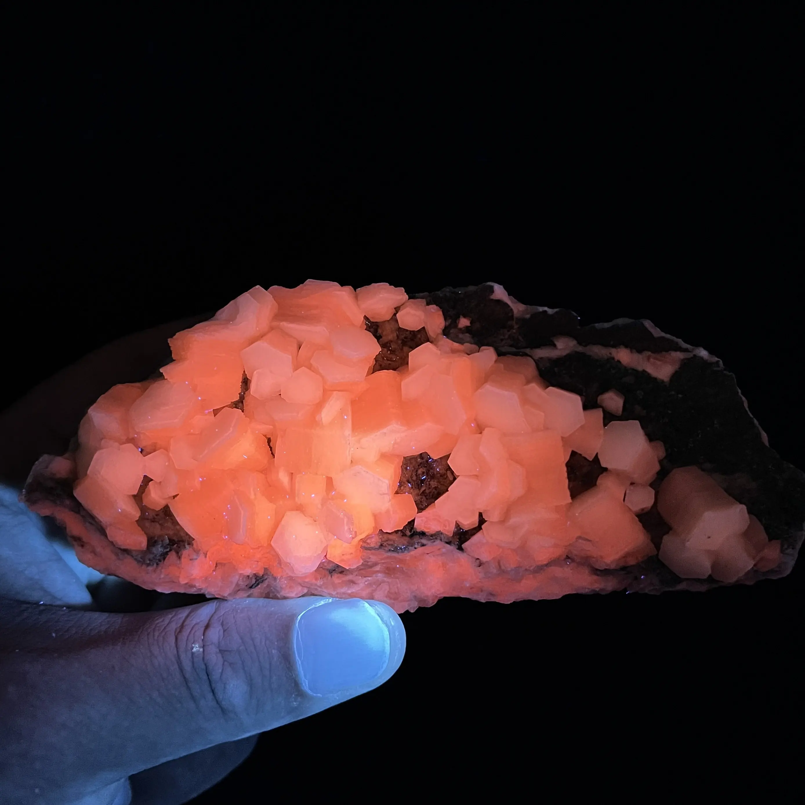 natural pink colour calcite with fluorescent effect rough specimen healing crystal stone