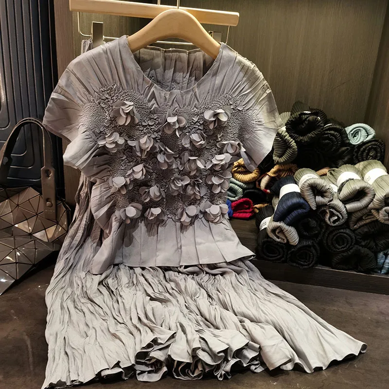 

Miyake Heavy Industry Pleated Dress Round Neck Short-sleeved Loose Mid-length Dresses Women 2-piece Elegant with Elasticity