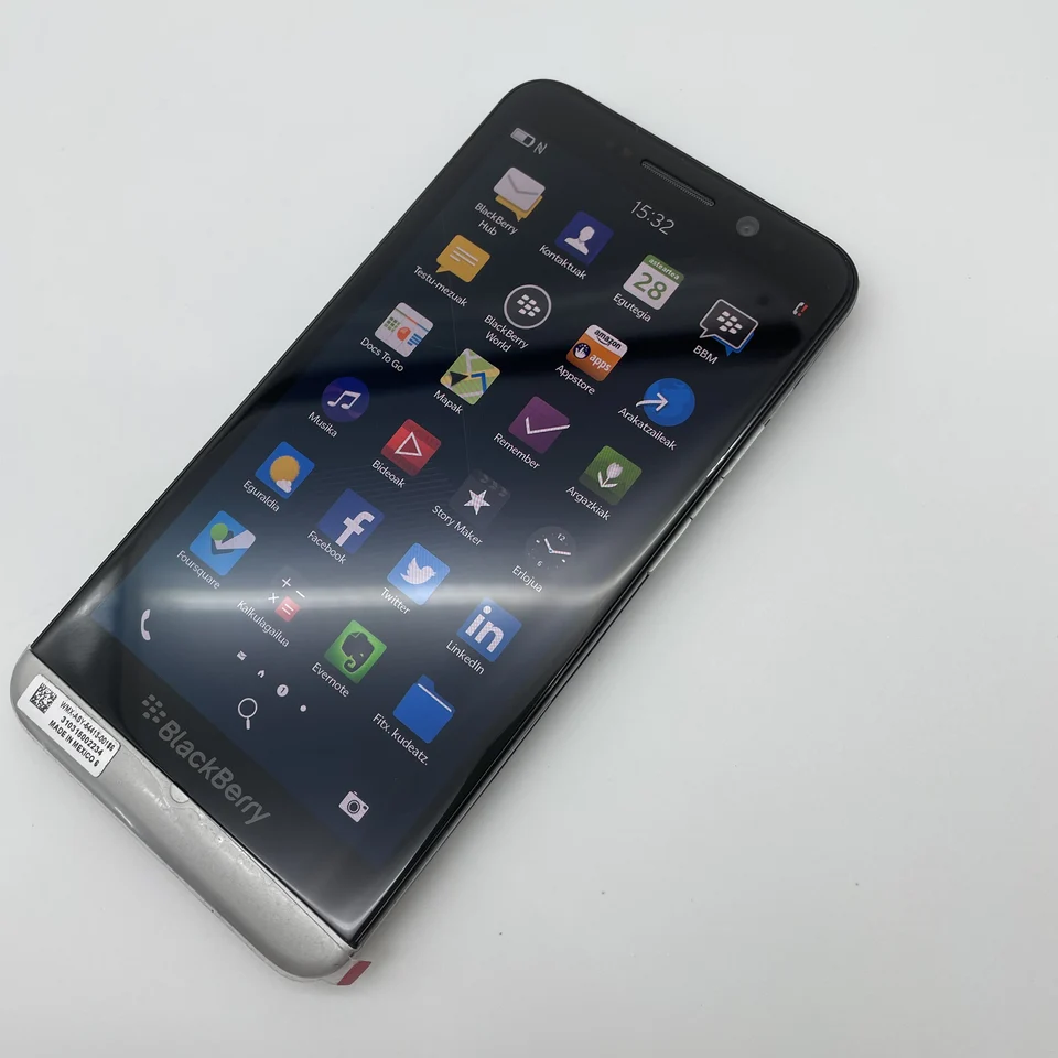 Original BlackBerry Z30 4G Unlocked Mobile Cell Phone 5.0'' 8MP