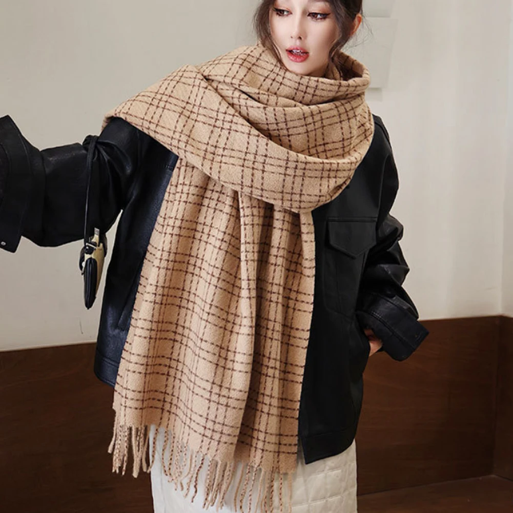 

Женский клетчатый шарф в полоску в стиле ретро, зимняя теплая толстая шаль в клетку, высококачественный шейный платок с кисточками, уютные зимние аксессуары