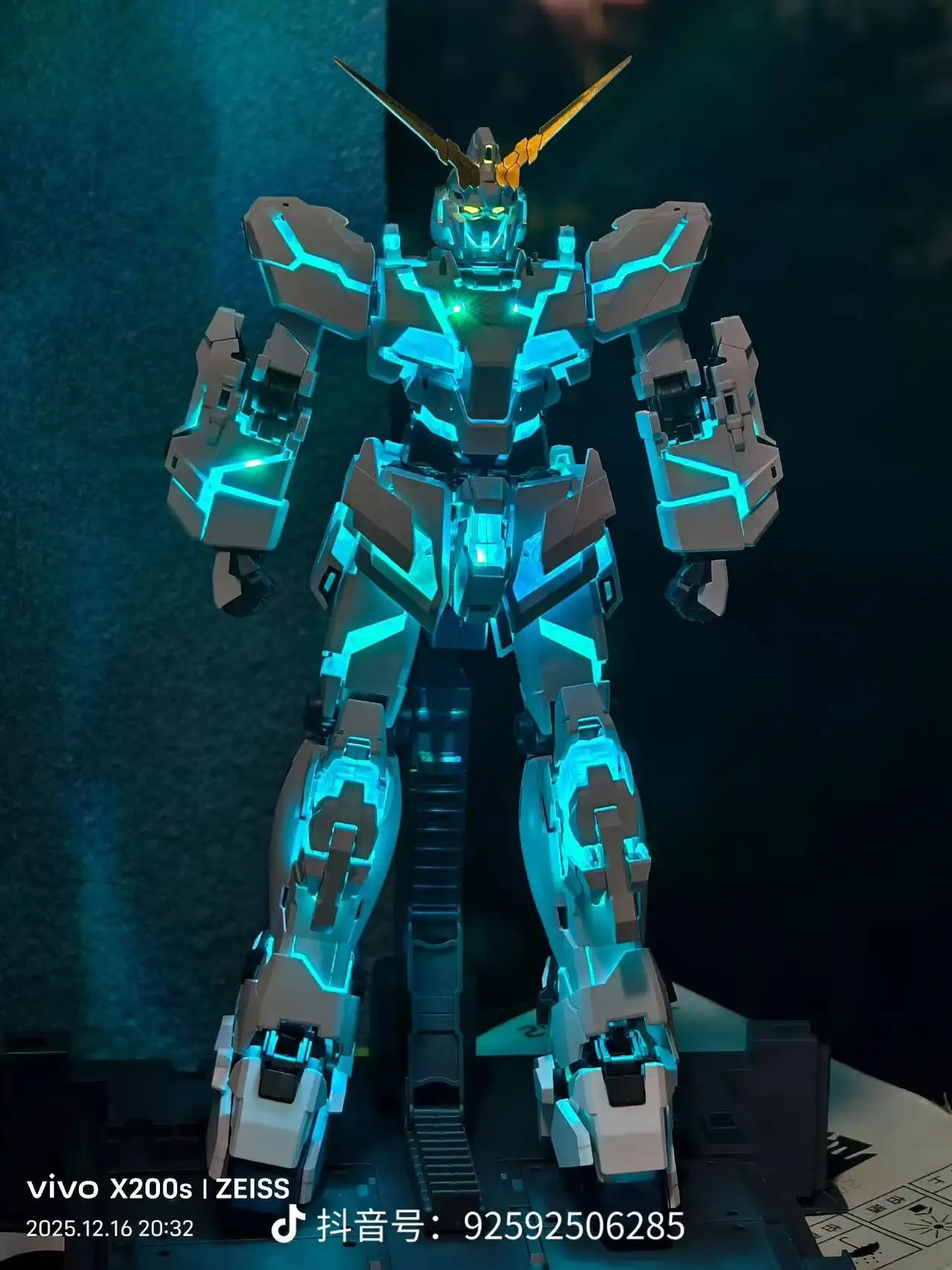 CHANGLONG modelo Mgex Rx-0 Mg 1/100 unicornio 7702 LED figuras de acción montaje Mecha modelo Kit Robot coleccionar figuras juguetes regalos