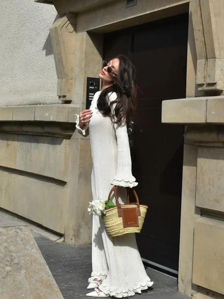 Maxivestido de punto con dobladillo y volantes para mujer, traje elegante acampanada de manga larga con cuello redondo y espalda descubierta, ropa ajustada de calle blanca