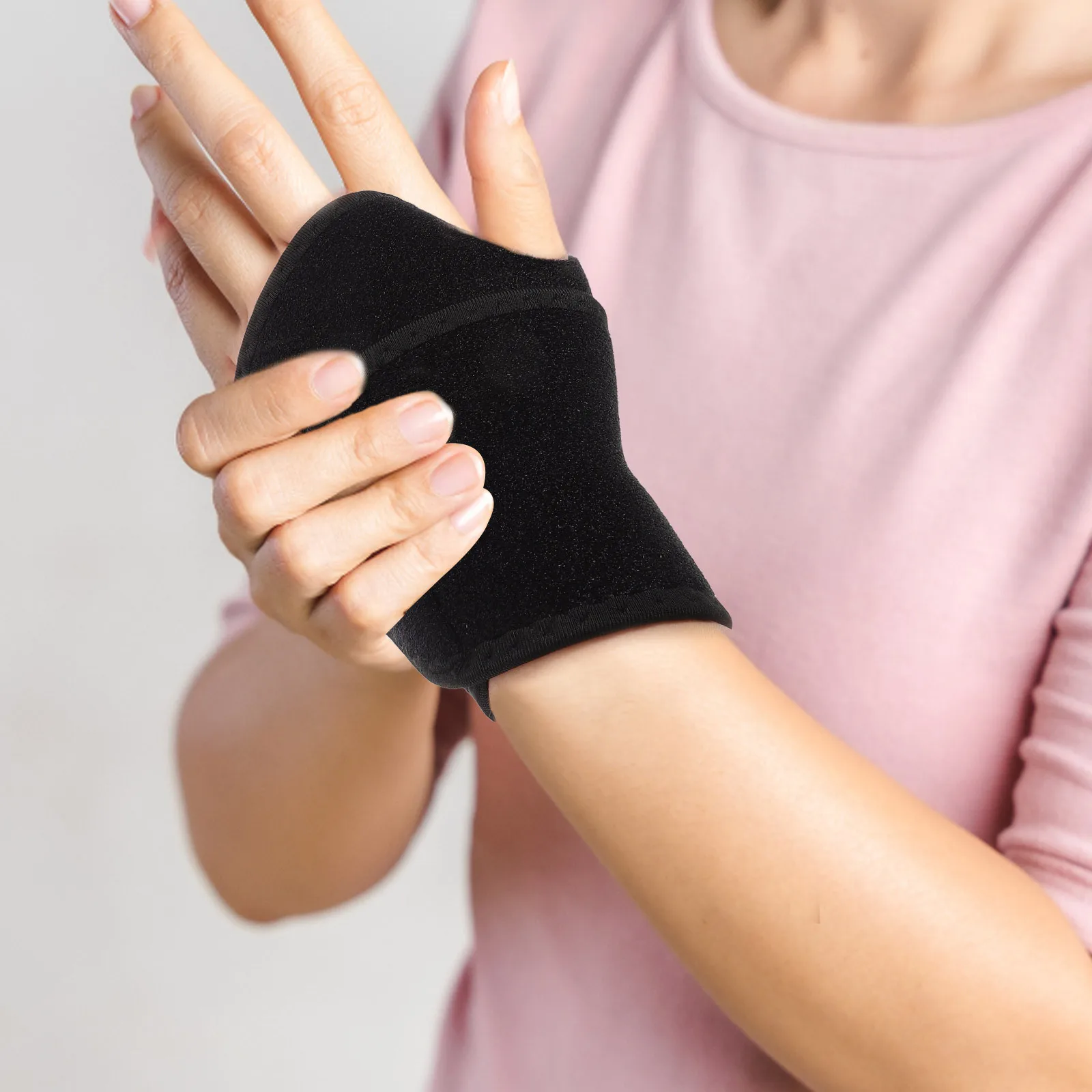 

Ultra-Thin Adjustable Compression Sports Wristbands Breathable Support for Outdoor Cycling Gym Men Women Sports Wristbands