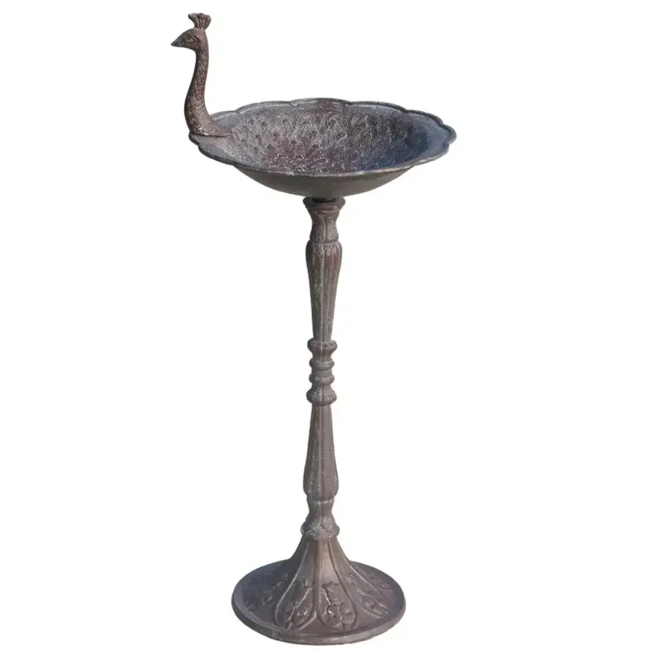 

American retro cast iron peacock screen candle holder bird feeder Courtyard oil lamp, flower stand, flower pot decoration