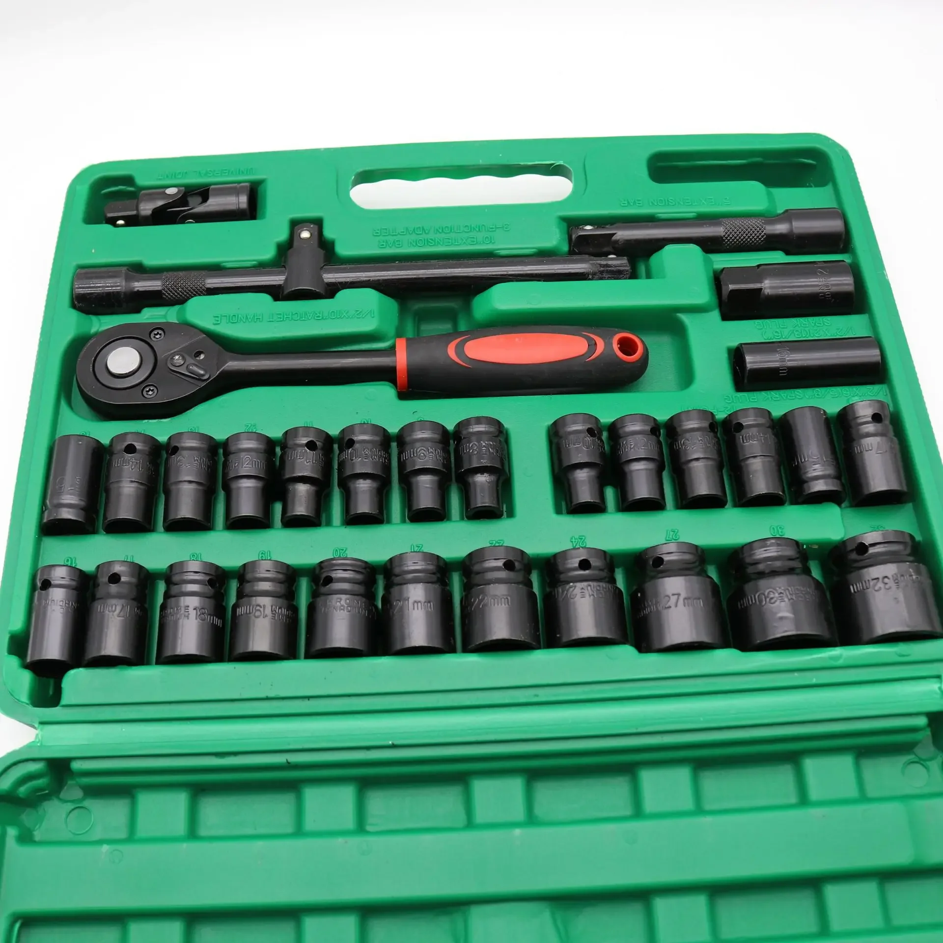 Premium 32 Piece Set of Chrome Vanadium Steel Sleeve Car Protection Hardware Machine Repair Combination Set Tools
