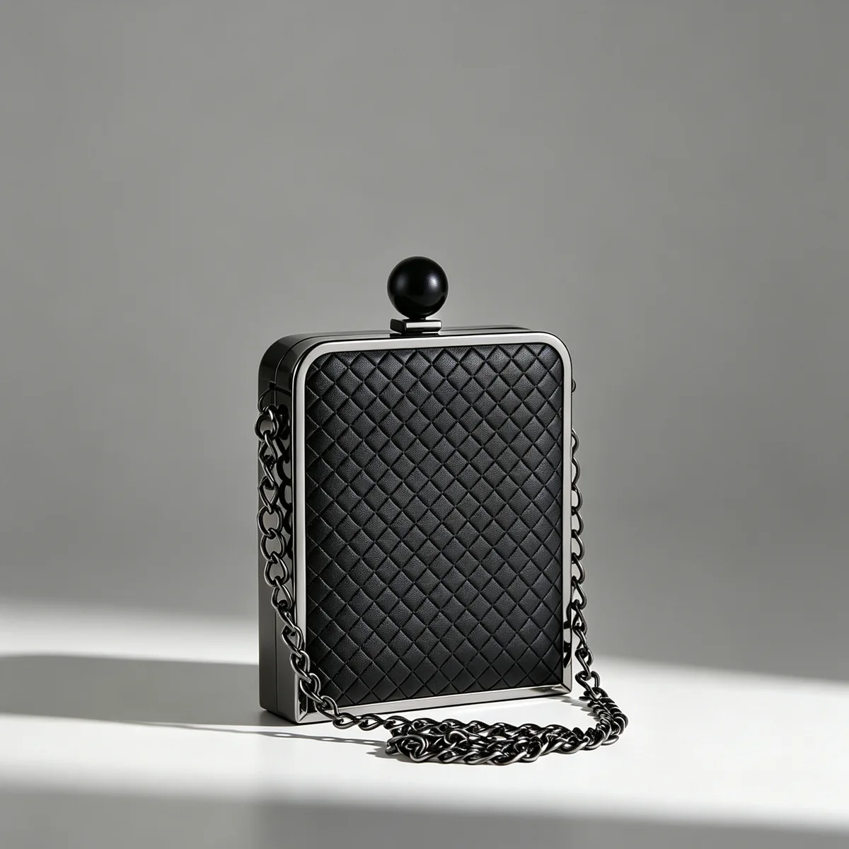 Light luxury rhombus hard box dinner bag women's ball lock metal chain bag party dress messenger clutch bag