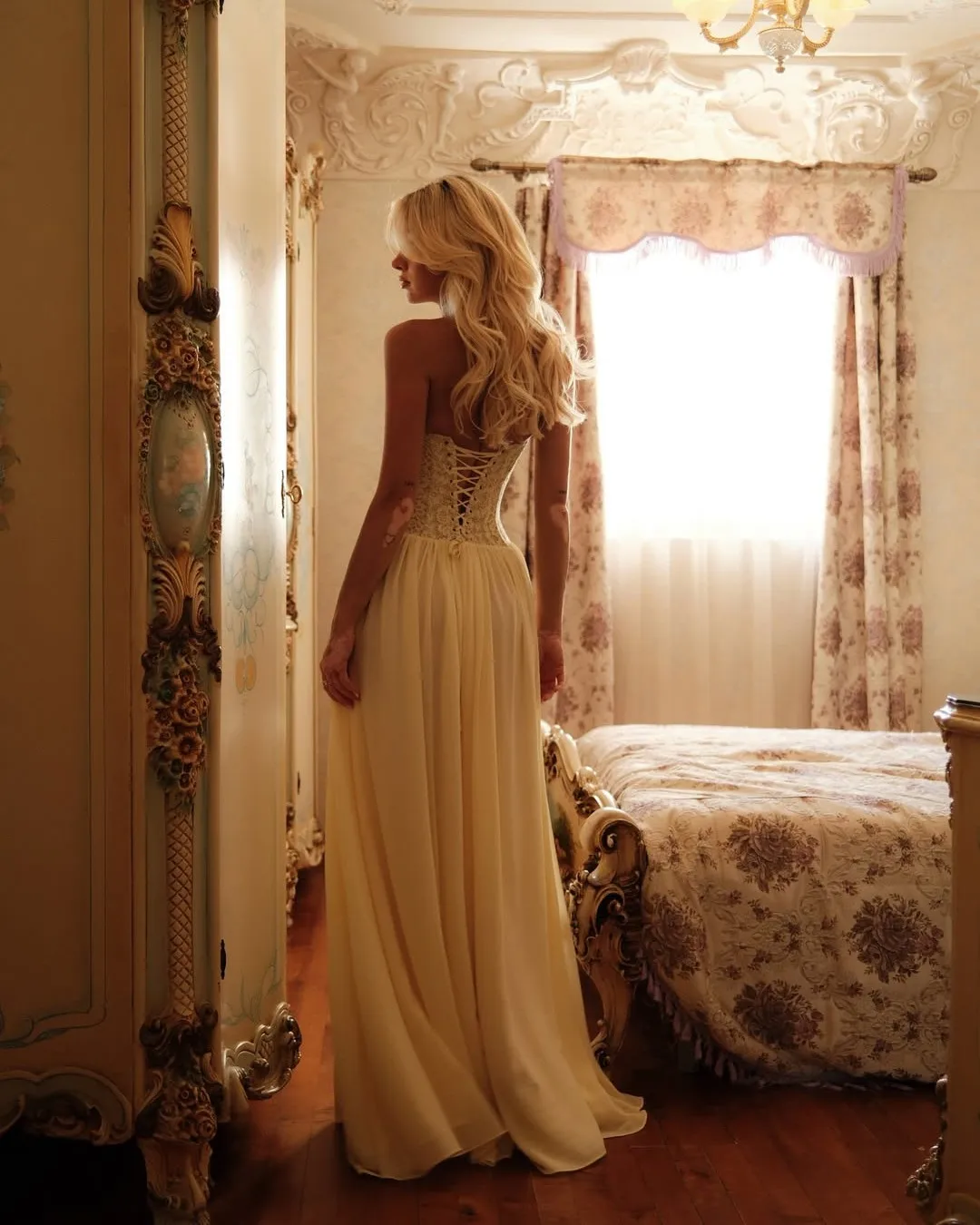 Elegant Lace Patchwork Corset Long Dress Women Halter Backless Bandage Slim Maxi Dress 2026 New Wedding Guest Evening Party Gown